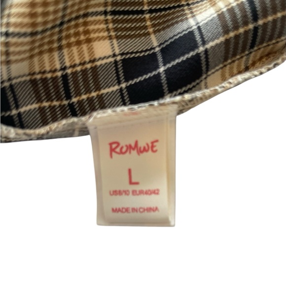 Women’s Plaid Schoolgirl Skirt Brown Faux Button Size L  Clueless Y2K 2000’s - Picture 7 of 8